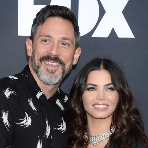 Jenna Dewan, enceinte, et son compagnon Steve Kazee à la soirée d'anniversaire des 20 ans de la WWE à Los Angeles, le 4 octobre 2019.