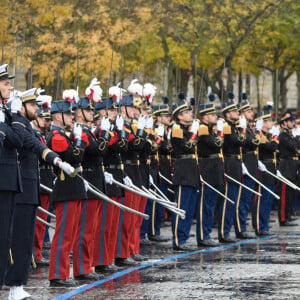 Emmanuel Macron - Cérémonie du 101ème anniversaire de l'Armistice à l'Arc de Triomphe à Paris le 11 novembre 2019. © Jacques Witt/Pool/Bestimage