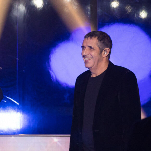 Julien Clerc et sa fille Vanille Clerc qui fait sa première apparation en publique enceinte - Deuxième jour de la 33ème édition du Téléthon au Parc de la Villette à Paris le 7 décembre 2019. © Tiziano Da Silva/Bestimage