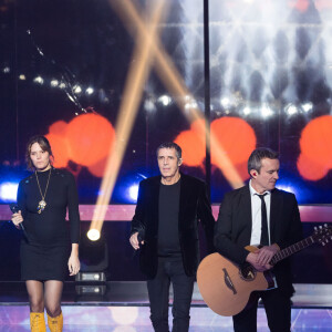 Julien Clerc et sa fille Vanille Clerc qui fait sa première apparation en publique enceinte - Deuxième jour de la 33ème édition du Téléthon au Parc de la Villette à Paris le 7 décembre 2019. © Tiziano Da Silva/Bestimage