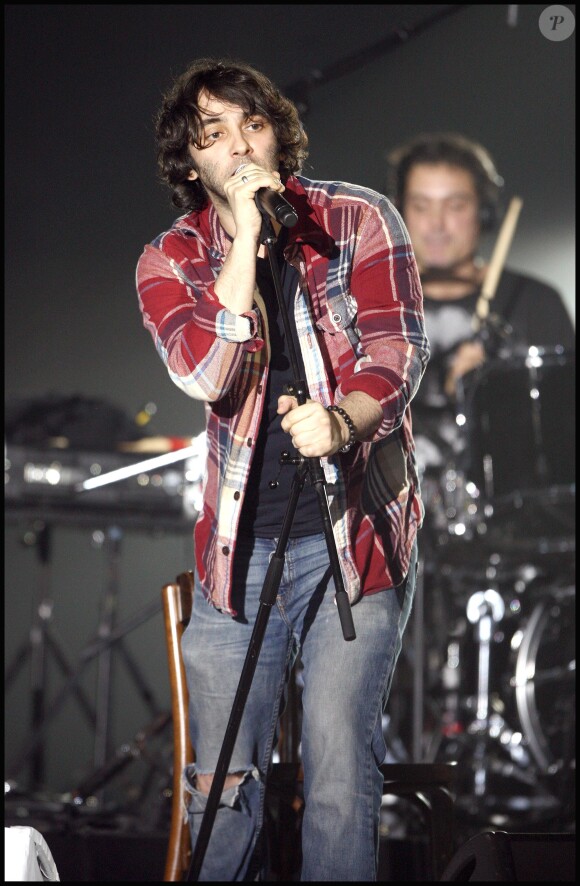 Damien Saez aux Victoires de la Musique au Zénith de Paris le 28 février 2009.