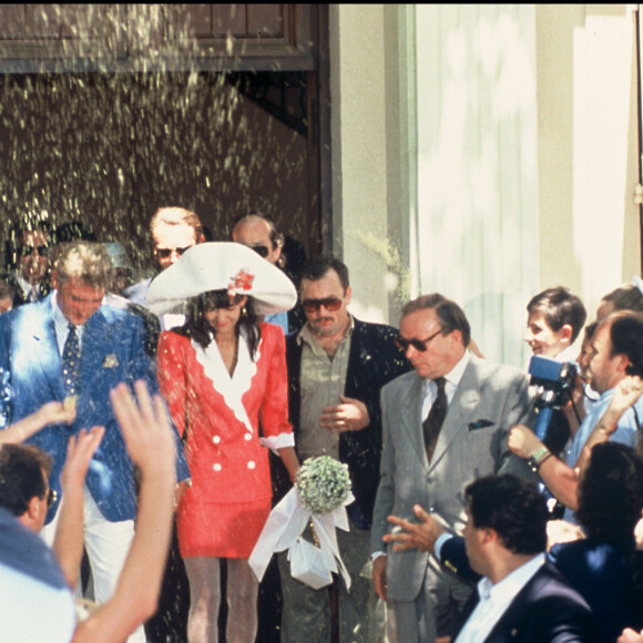 Archives - Mariage Johnny Hallyday et Adeline Blondieau à Ramatuelle, le 9 mai 1990.
