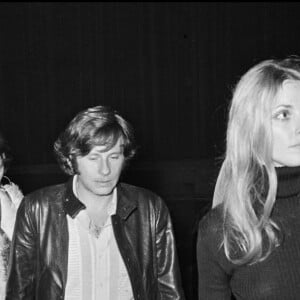 Roman Polanski Sharon Tate et Mia Farrow à Paris pour assister au concert de Frank Zappa en 1968.