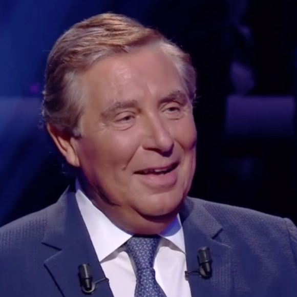 Les adieux de Jean-Pierre Foucault dans "Qui veut gagner des millions ?" Il passe le relais à Camille Combal. Janvier 2019