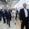 Le président de la République française Emmanuel Macron et sa femme la Première Dame Brigitte Macron arrivent à la gare de Tokyo pour prendre le Shinkansen, le train à grande vitesse japonais, à destination de Kyoto, Japon, le 27 juin 2019. © Eliot Blondet/Pool/Bestimage
