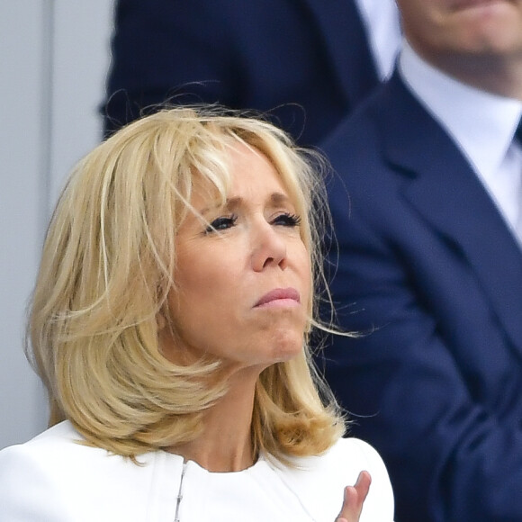 La Première dame Brigitte Macron lors du 139ème défilé militaire du 14 juillet sur les Champs-Elysées, jour de la Fête Nationale. Paris, le 14 juillet 2019. © Lemouton-Gorassini-Perusseau/Bestimage