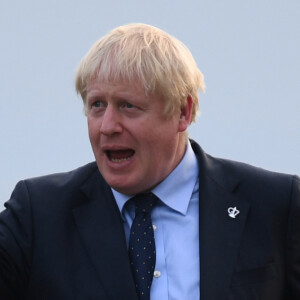 Lee président français Emmanuel Macron, sa femme la Première Dame Brigitte Macron et le Premier ministre britannique Boris Johnson lors de l'accueil informel au sommet du G7 à