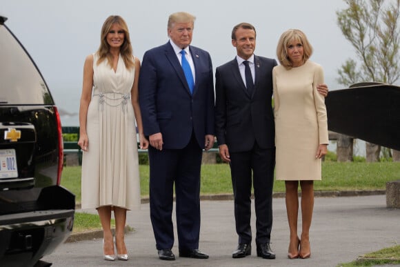 Le président français Emmanuel Macron, sa femme la Première Dame Brigitte Macron, le président des Etats-Unis Donald Trump et sa femme la Première Dame Melania Trump lors de l'accueil informel au sommet du G7 à Biarritz, France, le 24 août 2019. © Thibaud Moritz/Pool/Bestimage