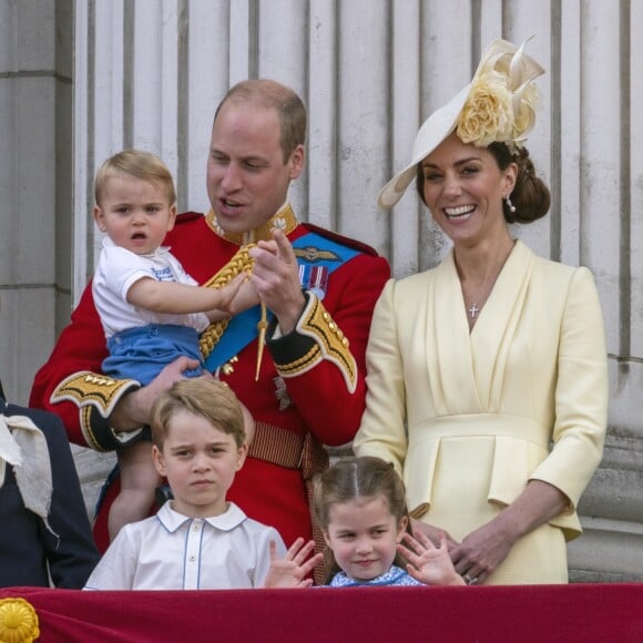 Le prince William et Kate Middleton avec leurs trois enfants, le prince George, la princesse Charlotte et le prince Louis, au palais de Buckingham, le 8 juin 2019.