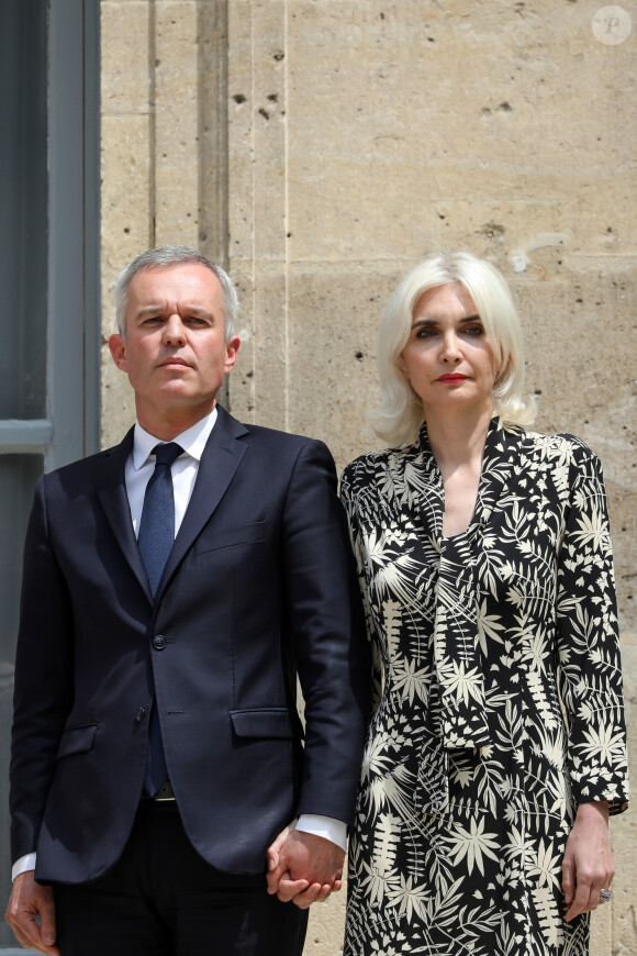 Passation de pouvoir entre François de Rugy, ministre démissionnaire de la Transition Ecologique et Solidaire et Elisabeth Borne, nouvelle ministre de la Transition écologique et solidaire, chargée des Transports et sa femme Séverine Servat. Le 17 juillet 2019 à Paris. © Stéphane Lemouton / Bestimage