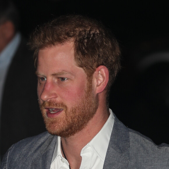 Le prince Harry, duc de Sussex, au Royal Albert Hall pour participer à la première édition des "OnSide Awards" à Londres, le 17 novembre 2019.