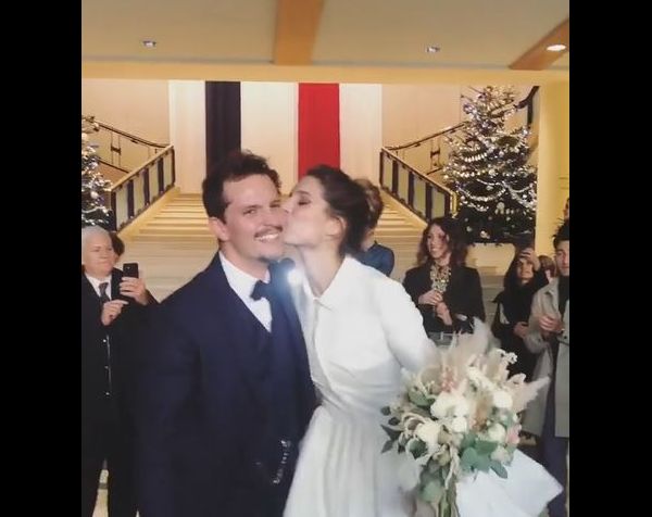 https//static1.purepeople.com/articles/9/36/67/19/@/5287712,mariage,de,l,ancienne,miss,france,laury,amp_fixed_height_big,2