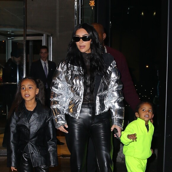 Kim Kardashian, Kanye West et leurs enfants North et Saint West à New York, le 21 décembre 2019.