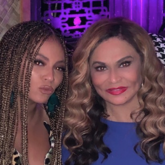 Beyoncé et sa mère Tina Knowles ont assisté à la soirée de Noël des marques Lorraine Schwartz et Ofira. Décembre 2019.