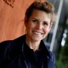 Laura Tenoudji, satisfaite, dévoile le résultat de son peeling