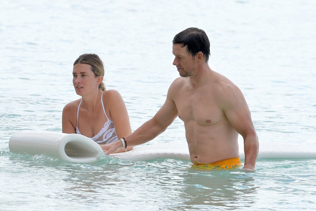 Photo Mark Wahlberg Et Sa Femme Rhea Durham Se Baignent à La Barbade Le 3 Janvier 2019 