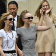 Vanessa Paradis et sa fille Lily-Rose Depp - Sorties du défilé de mode Chanel, collection Haute-Couture automne-hiver 2018/2019, à Paris. Le 3 juillet 2018.