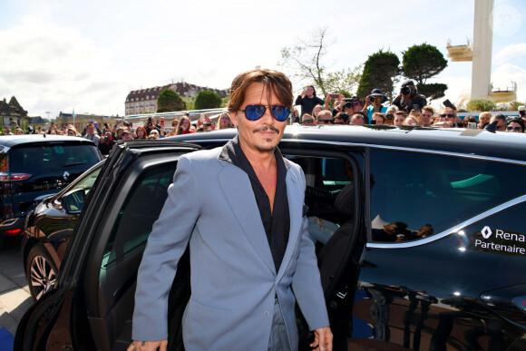 Johnny Depp arrive au photocall du film "Waiting For The Barbarians" lors du 45éme festival du Cinéma Américain de Deauville, France, le 8 septembre 2019.
