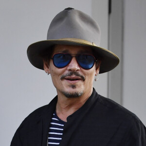 Johnny Depp quitte le 76ème Festival International du Film de Venise (Mostra), le 7 septembre 2019.