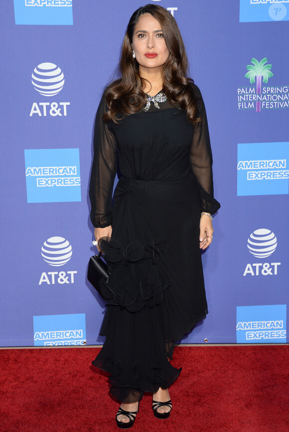 Salma Hayek - Photocall d'ouverture de la 31e édition du "Palm Springs Film Festival Film Awards" au Palm Springs Convention Center à Los Angeles, le 2 janvier 2020.