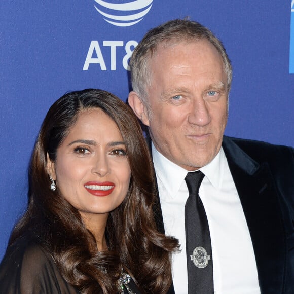 Salma Hayek et son mari François-Henri Pinault - Photocall d'ouverture de la 31e édition du "Palm Springs Film Festival Film Awards" au Palm Springs Convention Center à Los Angeles, le 2 janvier 2020.