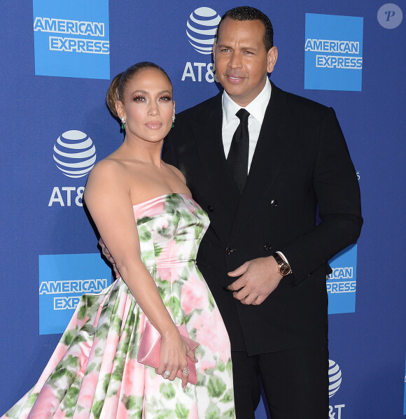 Jennifer Lopez et son fiancé Alex Rodriguez - Photocall d'ouverture de la 31e édition du "Palm Springs Film Festival Film Awards" au Palm Springs Convention Center à Los Angeles, le 2 janvier 2020.