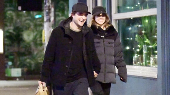 Robert Pattinson et Suki Waterhouse fiancés ? Leur dernière sortie sème le doute