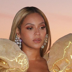 Beyoncé, habillée d'une robe Haute Couture Schiaparelli, assiste aux 77e Golden Globes à l'hôtel Beverly Hilton. Beverly Hills, Los Angeles, le 5 janvier 2020.