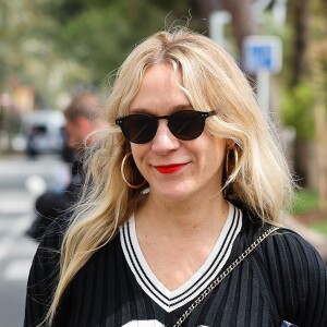 Chloë Sevigny est sur la Croisette lors du 72e Festival International du Film de Cannes, le 19 mai 2019.