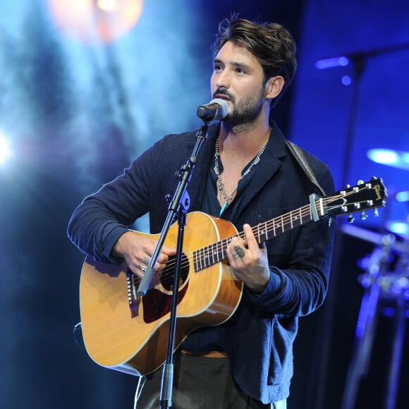 Jérémy Frérot lors de la 7ème édition du concert caritatif "Leurs voix pour l'espoir" au profil de la recherche contre le cancer du pancréas à l Olympia à Paris, France, le 1er octobre 2018. © Guillaume Gaffiot/Bestimage