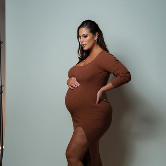 Ashley Graham, enceinte. Décembre 2019.