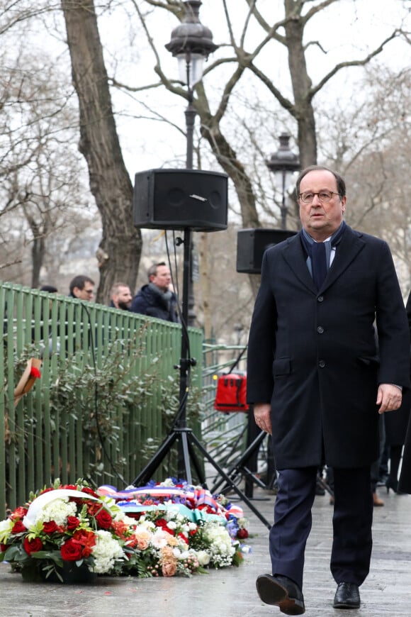 François Hollande - Commémorations des attentats du 7 janvier 2015 au siège de Charlie Hebdo et Bd Richard Lenoir (Ahmed Merabet) dans le XIe arrondissement à Paris. Le 7 janvier 2020 © Stéphane Lemouton / Bestimage