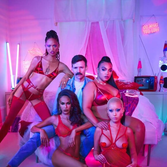 La marque de lingerie Savage x Fenty dévoile sa nouvelle collection pour la Saint-Valentin, en collaboration avec le créateur Adam Selman. Janvier 2020.