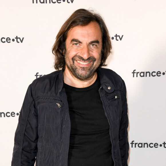 André Manoukian au photocall de la conférence de presse de France 2 au théâtre Marigny à Paris le 18 juin 2019 © Coadic Guirec / Bestimage