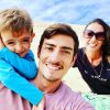 Claude Dartois pose avec sa chérie et son fils, sur Instagram, en août 2018