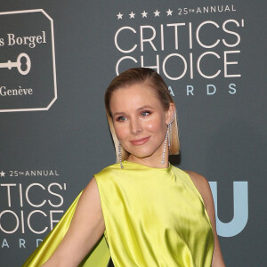 Kristen Bell assiste à la 25 ème édition de la soirée des Critics Choice Awards au Barker Hangar à Santa Monica. Le 12 janvier 2020.