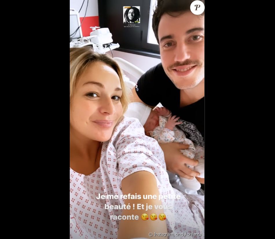 Cindy Mariés Au Premier Regard Instagram Cindy pose à l'hôpital avec son bébé. Instagram, octobre 2019. - Purepeople