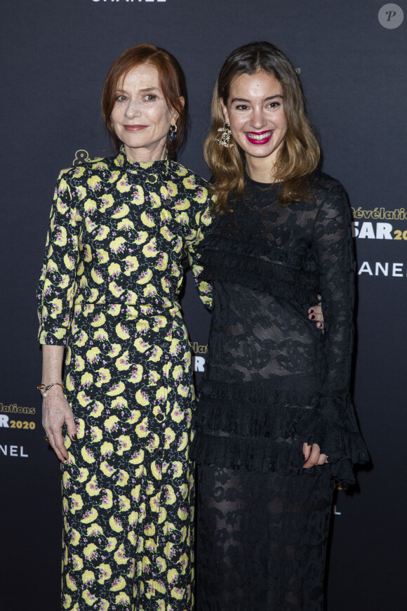Isabelle Huppert et Manon Clavel (En Chanel) - Photocall du dîner Chanel des révélations César 2020 au Petit Palais à Paris, le 13 janvier 2020. © Olivier Borde/Bestimage