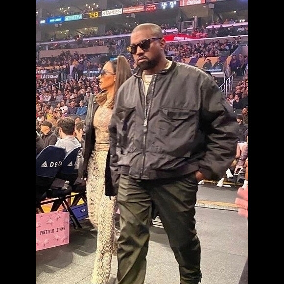 Kanye West et sa femme Kim Kardashian assistent au match de NBA de basketball opposant les Lakers de Los Angeles aux Cavaliers de Cleveland au Staples Center à Los Angeles, Californie, Etats-Unis, le 13 janvier 2020.
