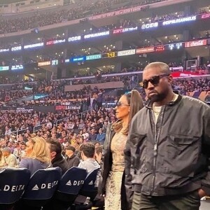 Kanye West et sa femme Kim Kardashian assistent au match de NBA de basketball opposant les Lakers de Los Angeles aux Cavaliers de Cleveland au Staples Center à Los Angeles, Californie, Etats-Unis, le 13 janvier 2020.