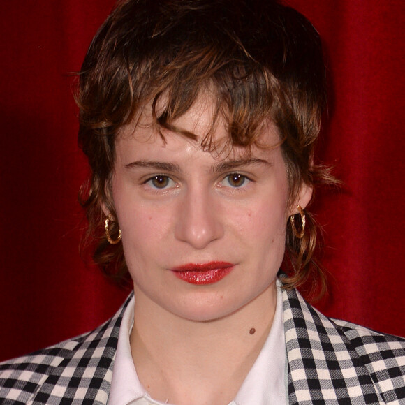 Héloïse Letissier (Christine and the Queens) - People au défilé AMI d'Alexandre Mattiussi lors de la Fashion Week homme collection automne-hiver 2020-2021 à Paris, le 14 janvier 2020. © Veeren Ramasamy-Christophe Clovis / Bestimage