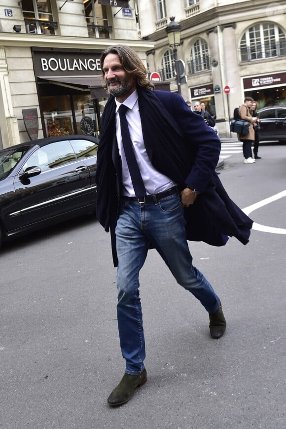 Frédéric Beigbeder - Les invités du prix Goncourt 2019 à la sortie du restaurant Drouant à Paris le 4 novembre 2019. © JB Autissier / Panoramic / Bestimage