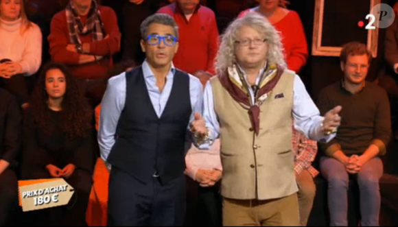 Julien Cohen dans l'émission "Affaire conclue" sur France 2 pour une soirée spéciale intitulée "Le Duel des brocantes". 