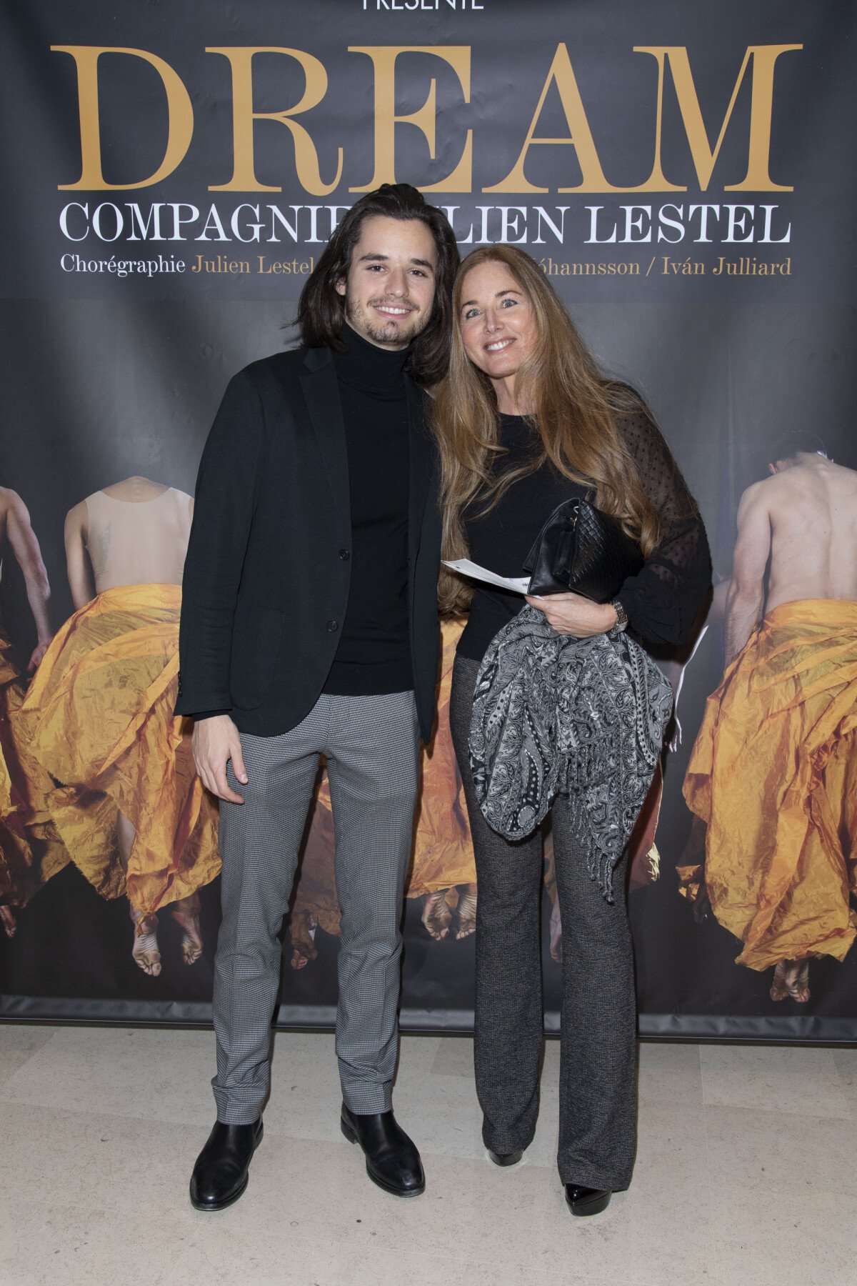 Photo : Delphine Alexandre et son fils - Photocall de la représentation de  Dream Compagnie Julien Lestel à la salle Pleyel à Paris le 16 janvier  2020. © Coadic Guirec-Pierre PerusseauBestimage - Purepeople