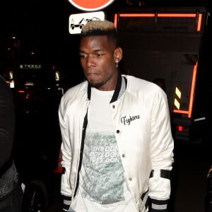 Exclusif - Paul Pogba se déplace avec des béquilles à Paris le 16 janvier 2020.