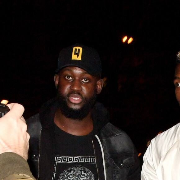 Exclusif - Paul Pogba se déplace avec des béquilles à Paris le 16 janvier 2020.