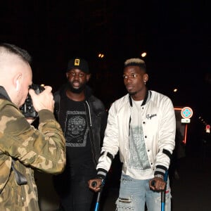 Exclusif - Paul Pogba se déplace avec des béquilles à Paris le 16 janvier 2020.