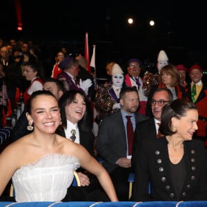 La princesse Stéphanie de Monaco le 17 janvier 2020 avec ses filles Pauline Ducruet et Camille Gottlieb à la deuxième soirée du 44e Festival international du cirque de Monte-Carlo sous le chapiteau de l'espace Fontvieille à Monaco. © J.C. Vinaj / Pool / Bestimage