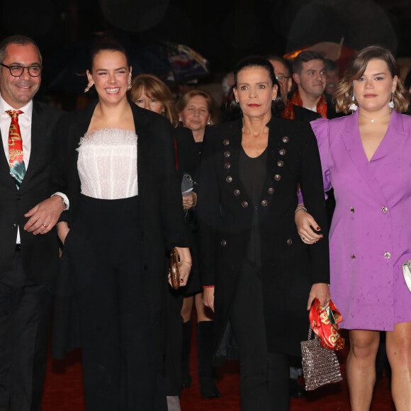 La princesse Stéphanie de Monaco le 17 janvier 2020 avec ses filles Pauline Ducruet et Camille Gottlieb à la deuxième soirée du 44e Festival international du cirque de Monte-Carlo sous le chapiteau de l'espace Fontvieille à Monaco. © J.C. Vinaj / Pool / Bestimage