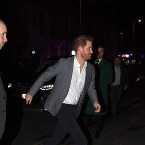 Le prince Harry, duc de Sussex, confie sa "grande tristesse" de devoir se mettre en retrait de la famille royale lors du dîner "Universal Music Awards" au restaurant "The Ivy Chelsea Garden" à Londres, le 19 janvier 2020.